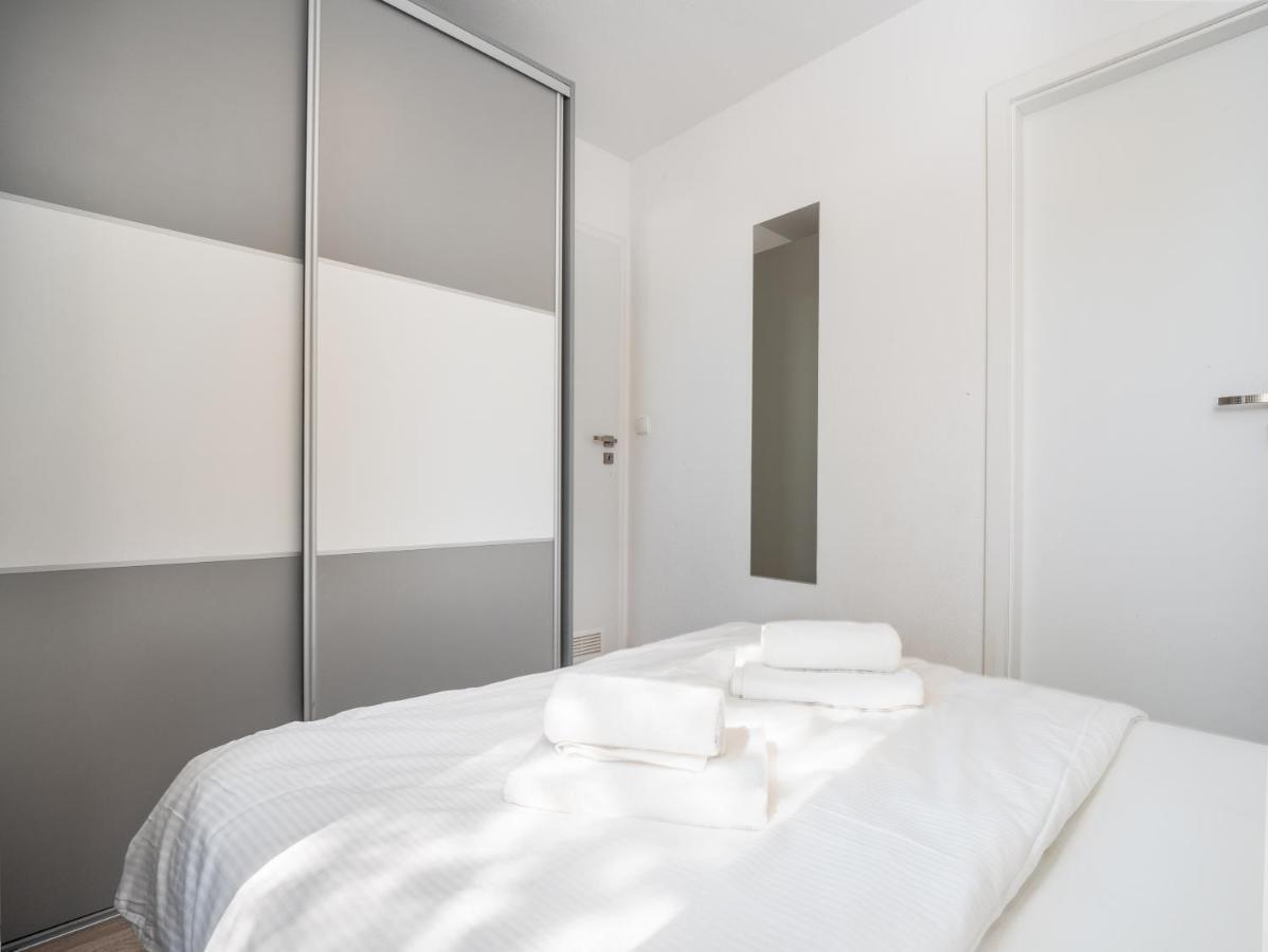 Mediteran Travel Mobile Homes Uvala Slana Selce Exterior foto