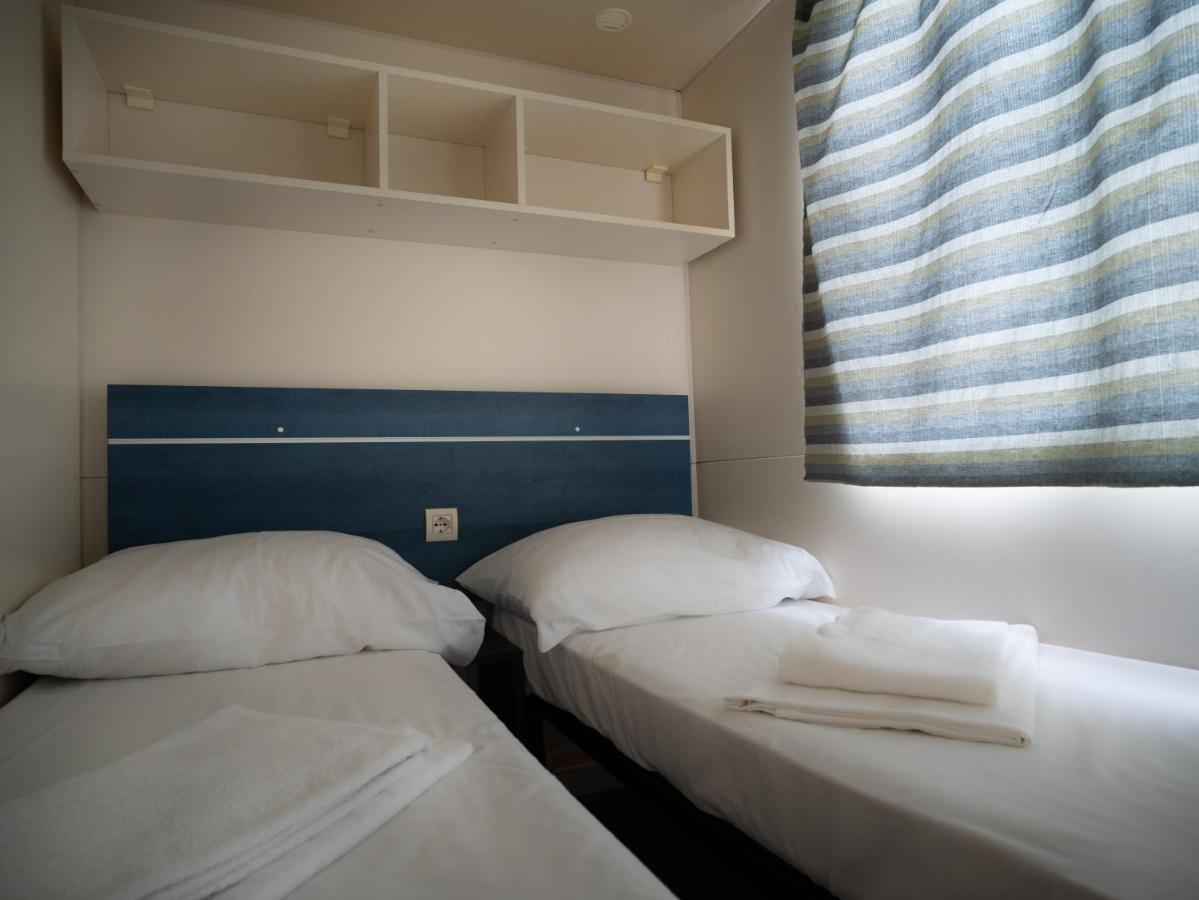 Mediteran Travel Mobile Homes Uvala Slana Selce Exterior foto