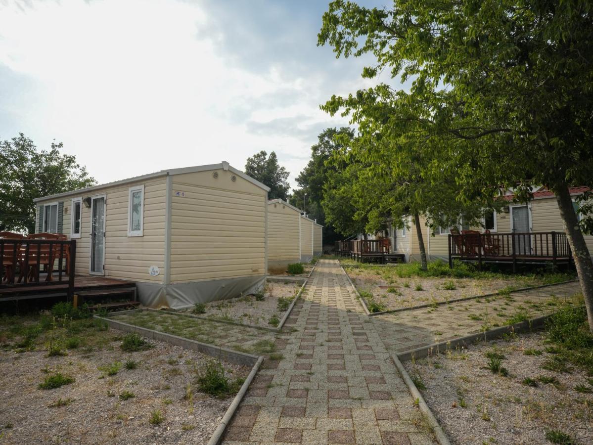 Mediteran Travel Mobile Homes Uvala Slana Selce Exterior foto