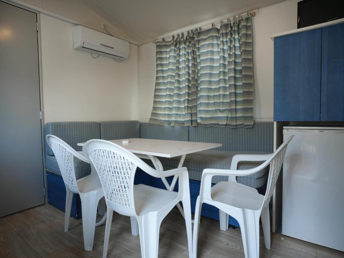 Mediteran Travel Mobile Homes Uvala Slana Selce Exterior foto