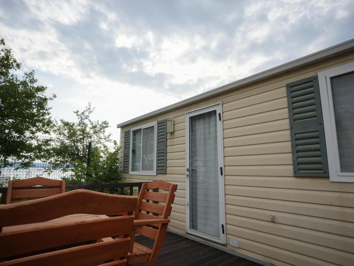 Mediteran Travel Mobile Homes Uvala Slana Selce Exterior foto